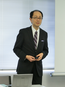 成長支援部作りコンサルタントの岩井徹朗です。 成長支援部作りコンサルタントの岩井徹朗です。